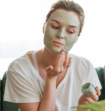 Role of green tea extract in skin care products